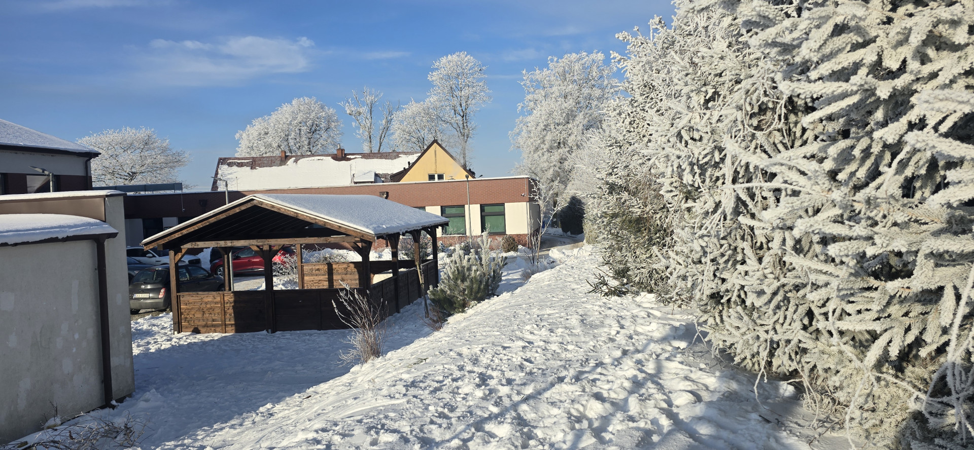 Zdjęcie do projektu Doposażenie placu zabaw oraz budowa altany (wiaty) ogrodowej na terenie SP im. Jana Trepczyka w Miszewie